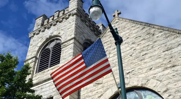 Jaka wiara w USA? Odkryj różnorodność religii i ich wpływ