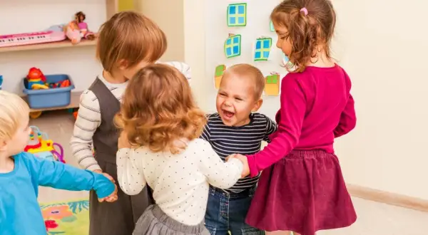 Czy żłobek jest placówką oświatową? Odkryj prawdę o jego roli