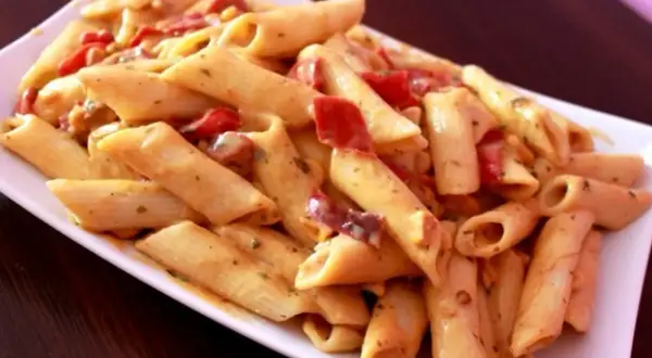 Penne carbonara przepis: Idealne włoskie danie w 20 minut