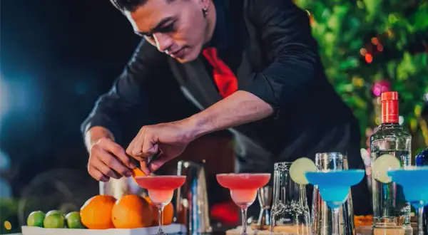 Najlepsze miejsca na drink w Warszawie, które musisz odwiedzić