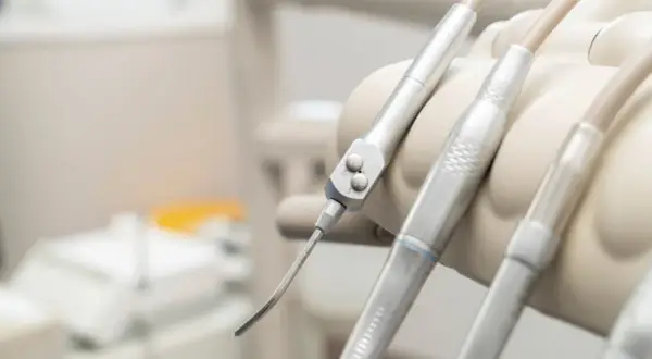Czy znieczulenie u dentysty jest na nfz? Sprawdź, co musisz wiedzieć
