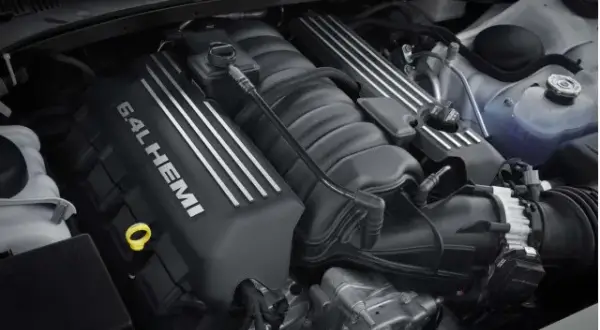 Chrysler 300C: jaki silnik wybrać? Porównanie, wady i zalety dla każdego kierowcy