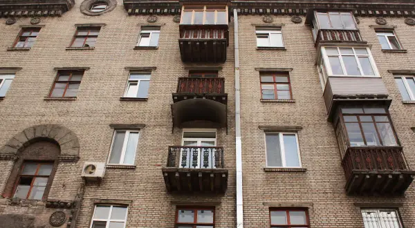 Ile kosztuje czynsz w kamienicy? Sprawdź ceny i czynniki wpływające