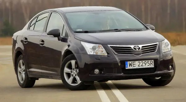 Toyota Avensis jaki silnik wybrać? Porównanie i opinie kierowców