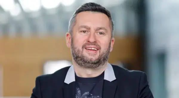 Ile zarabia prowadzący koło fortuny? Zaskakujące fakty o wynagrodzeniach