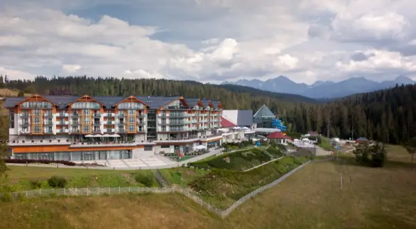 Hotel z wyżywieniem BB a HB – którą opcję wybrać planując pobyt w polskich górach?