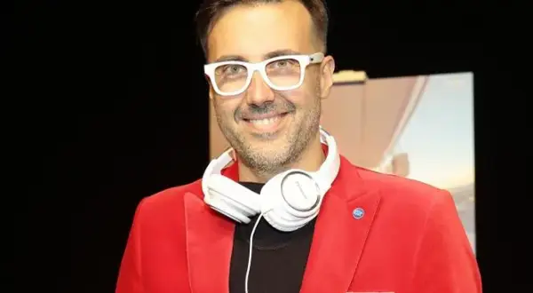 DJ z Jaka to melodia - odkryj tajemnice DJ Adamusa i jego hity