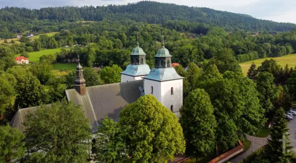 Msze w sanktuarium Rychwałd: harmonogram i wyjątkowe wydarzenia