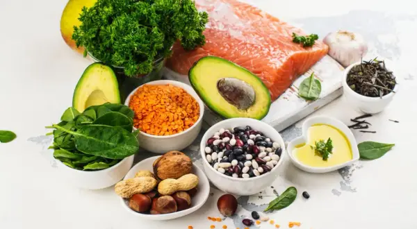 Jaką dietę stosować przy wysokim cholesterolu? Skuteczne sposoby na obniżenie poziomu