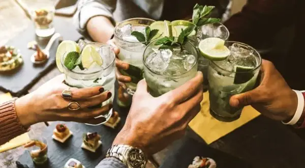 Jak zrobić drink mojito - prosty przepis na orzeźwiający koktajl