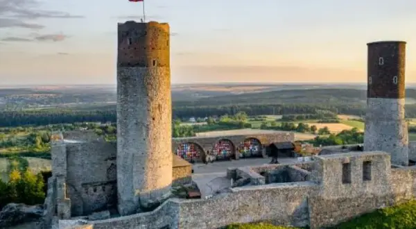 Zamek w Chęcinach - fascynująca historia i tajemnice Królewskiej Warowni