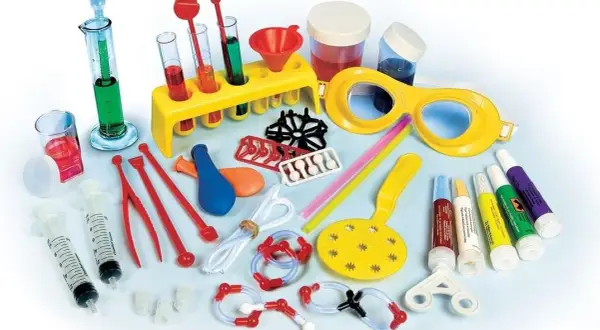 Jak otworzyć laboratorium chemiczne? Sprawdź kluczowe wymagania