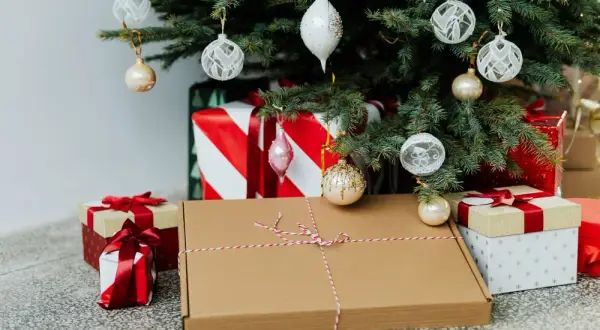 Co symbolizują prezenty pod choinką i jak wpływają na nasze życie