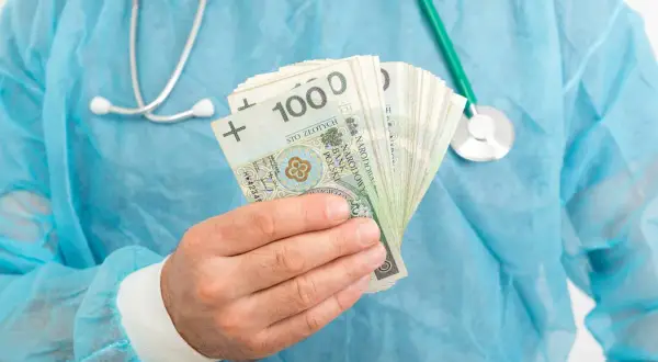 Ile zarabia lekarz na dyżurze w pogotowiu? Stawki i dodatki