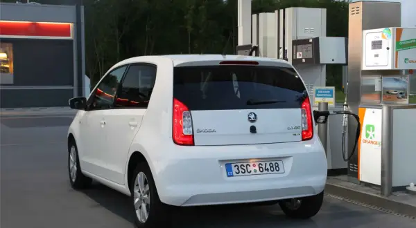 Czy auto na CNG to opłacalny wybór? Zobacz zalety i wady