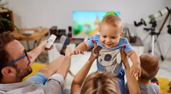Jak telewizja wpływa na rozwój dziecka? Skutki, zagrożenia i praktyczne porady dla rodziców