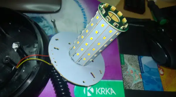 Jak podłączyć koguta do prądu: Instrukcja krok po kroku