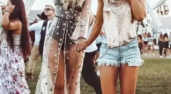 Najlepsze outfit na festiwal: styl, komfort i trendy, które zachwycą