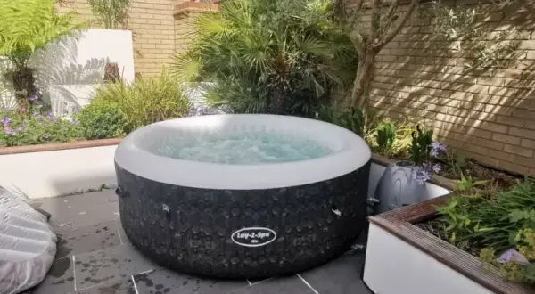 Jak wybrać idealne jacuzzi Lay-Z-Spa: porównanie modeli i opinie
