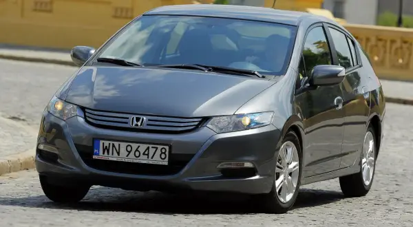 Honda Insight czy warto kupić? Poznaj ukryte wady i zalety hybrydy