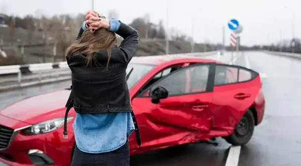 Kto traci zniżki kierowca czy właściciel? Konsekwencje kolizji drogowej