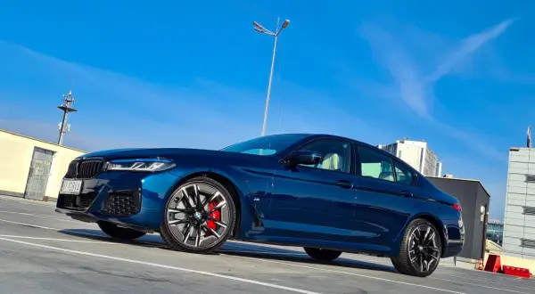 BMW 545e: Czy warto kupić ten model hybrydowy? Przegląd zalet
