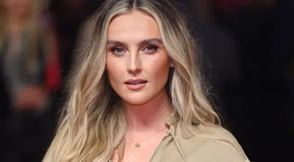 Perrie Edwards ile ma lat? Zaskakująca prawda o jej wieku i karierze.