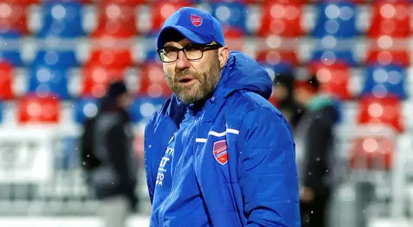 Marek Papszun zarobki: Niezwykłe wynagrodzenie trenera Ekstraklasy.