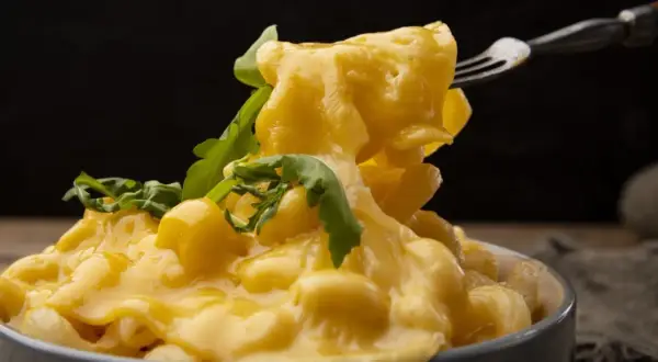 Jaki ser do spaghetti? Odkryj najlepsze smaki, które zachwycą!
