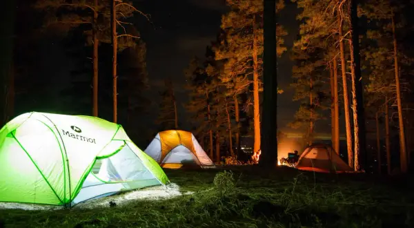 Jak złożyć namiot: uniknij błędów i zyskaj więcej miejsca na camping