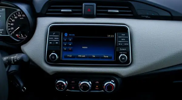 Jakie radio samochodowe z bluetooth wybrać, aby nie żałować?