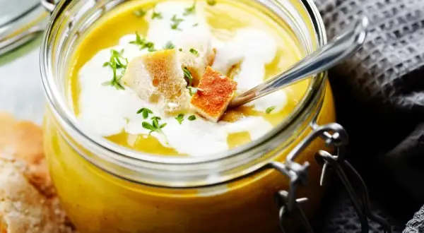 Ile może stać zupa grzybowa w lodówce? Sprawdź, by nie zaszkodzić zdrowiu