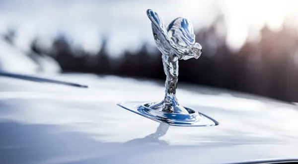 Figurka Rolls Royce: Historia i znaczenie Spirit of Ecstasy