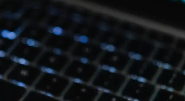 Jak grać w kryptowaluty: proste kroki, strategie i bezpieczeństwo dla początkujących