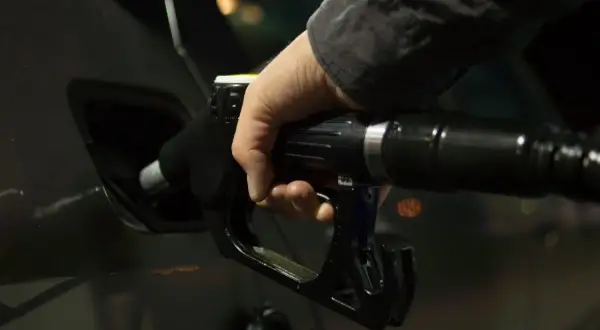 Złe paliwo diesel – objawy, które mogą zrujnować twój silnik