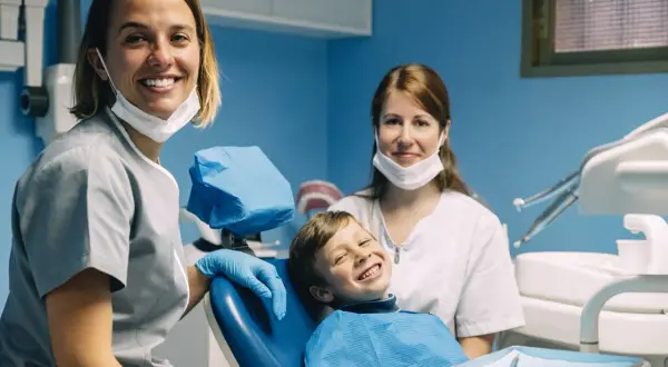 Czy z zajadami można iść do dentysty? Sprawdź, czy to bezpieczne i jak się przygotować