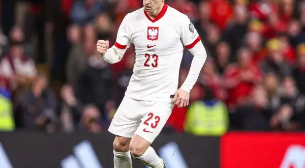 Krzysztof Piątek wzrost: jak 183 cm wpływa na jego grę jako napastnika