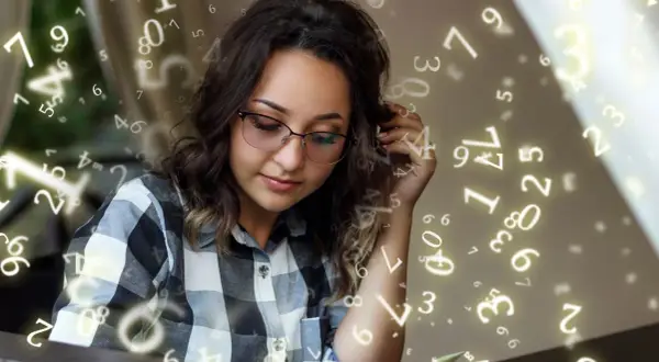 Numerologia 8: Cechy, mocne strony i relacje osób urodzonych pod tą liczbą