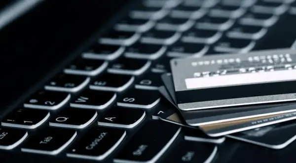 Czy Plus Bank widzi chwilówki? Jak to wpływa na Twoje kredyty?