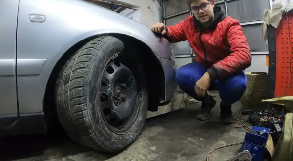Jak ściągnąć zderzak Audi A4 B5 - proste kroki, uniknij problemów