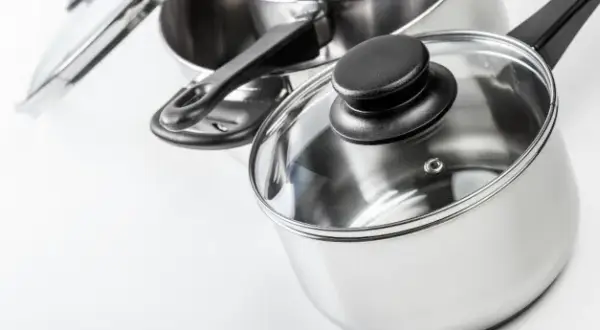 Czy garnek można dać do piekarnika? Sprawdź, jakie materiały są bezpieczne