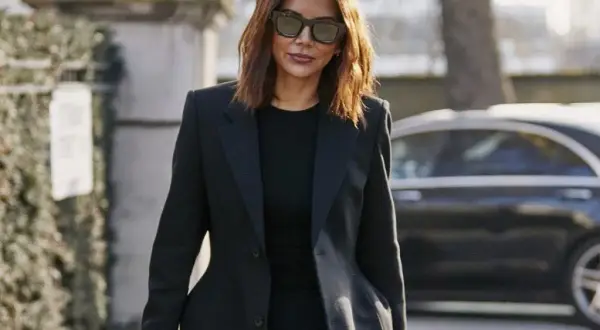 Stylizacje dla 40-latki: jak wyglądać modnie i elegancko na co dzień