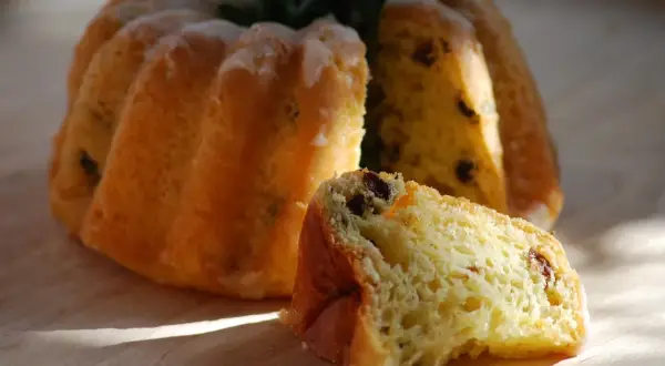 Pyszne ciasto drożdżowe zaparzane - sprawdzony przepis krok po kroku