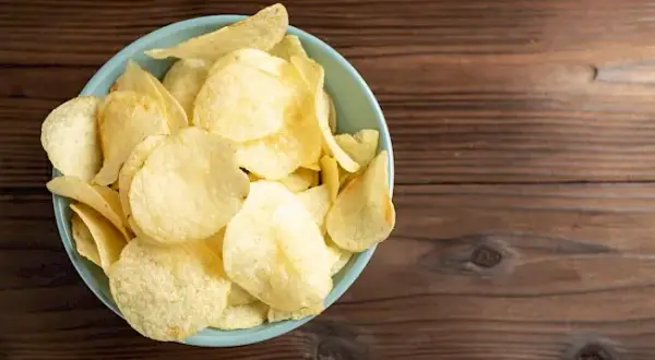 Ile kalorii mają chipsy Lay's? Zaskakujące dane, które musisz znać