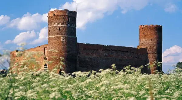 Ciechanów atrakcje, które zaskoczą każdego turystę i warto je poznać