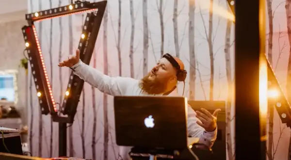 Jakie pytania do DJ na wesele, aby uniknąć rozczarowania?