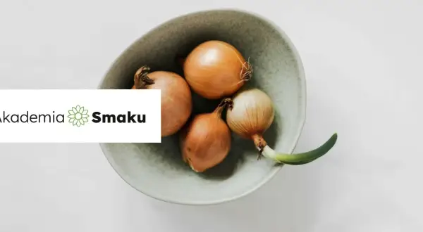 Jak złagodzić smak cebuli w sałatce - 5 skutecznych sposobów