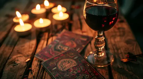 Tarot online za darmo: Gdzie znaleźć darmowe wróżby tarota online?