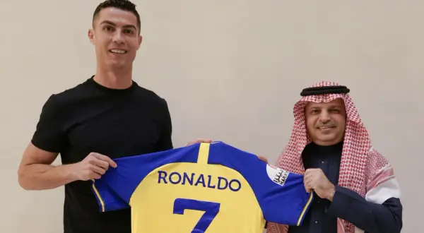 Ile zarabia Ronaldo w Arabii Saudyjskiej? Niesamowite kwoty i więcej!