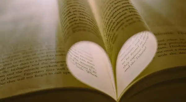 Od zauroczenia po wielkie więzi – literackie historie o miłości, które zostają w głowie na dłużej